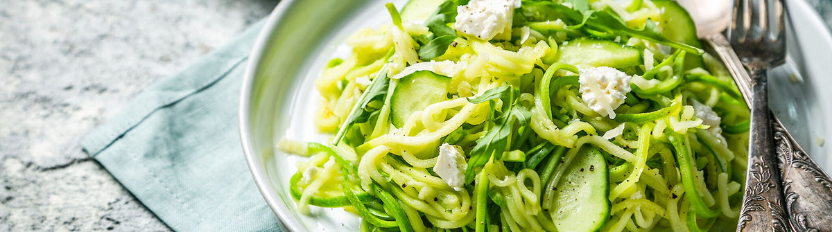 Zucchini-Nudelsalat – für die kalorienbewusste Ernährung